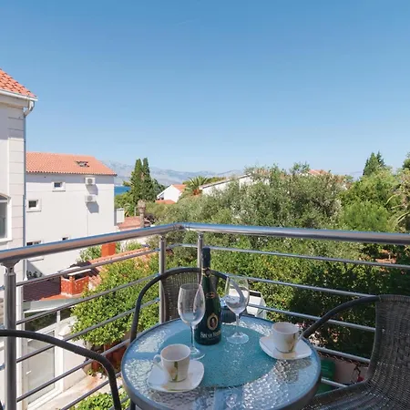 Stunning In With Kitchen * Supetar
