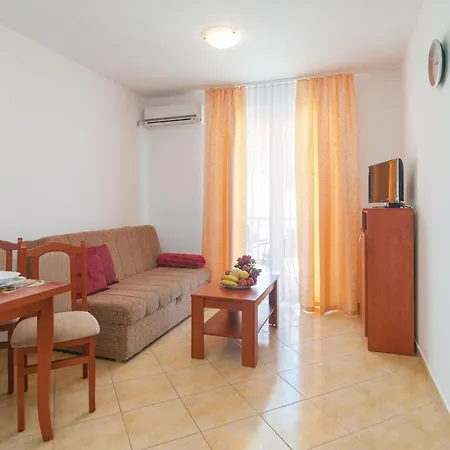 Apartment Stunning In With Kitchen Supetar